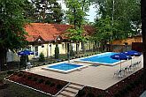 Schwimmbad in Siofok - Hotel Korona Siofok - Urlaub am Plattensee - 3 Sterne Hotel in Siofok