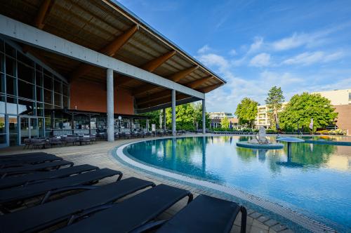 Hotel Azur in Siofok mit riesigen Freien- und Innenbecken, Jakuzzi